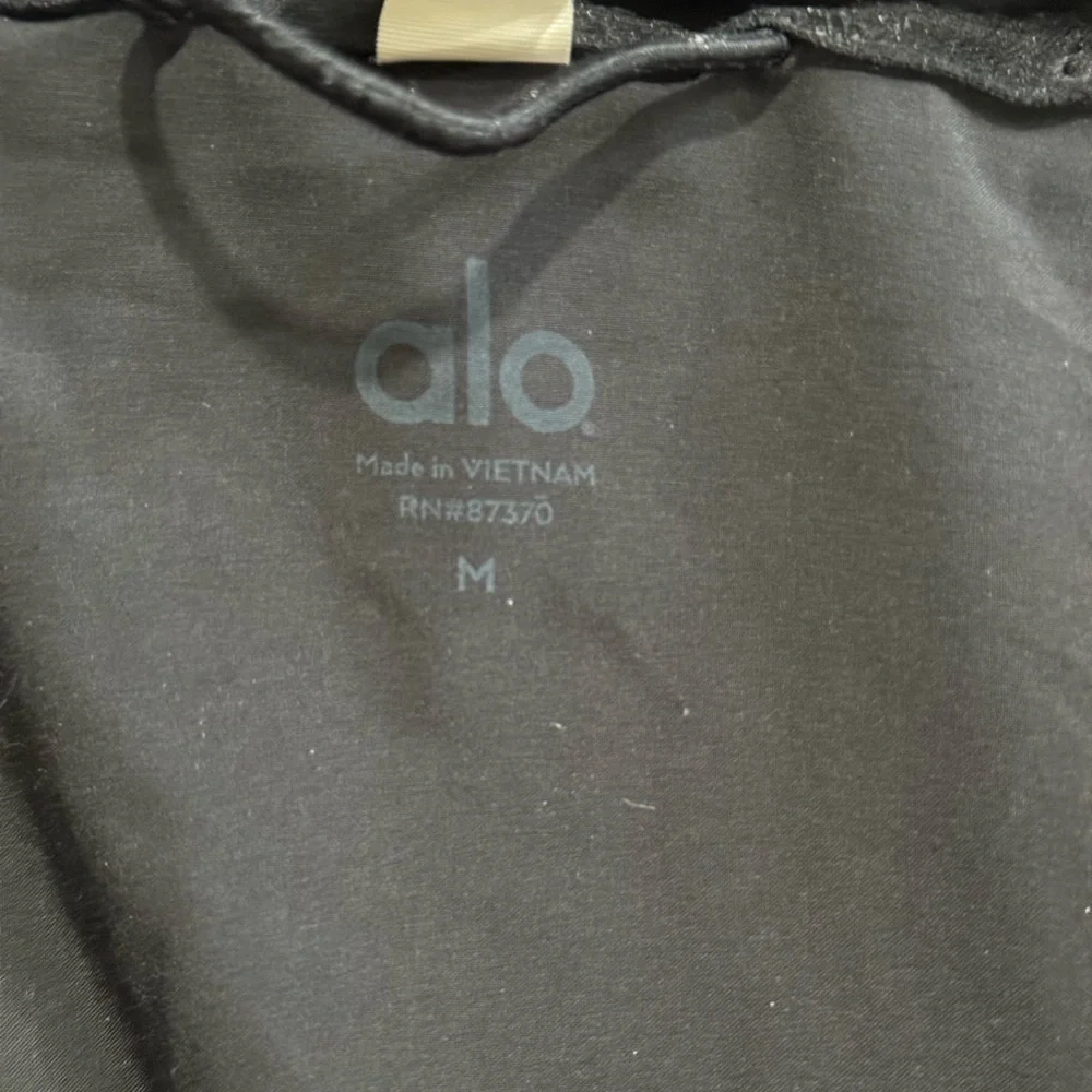 ALO Yoga Black Puffer Coat